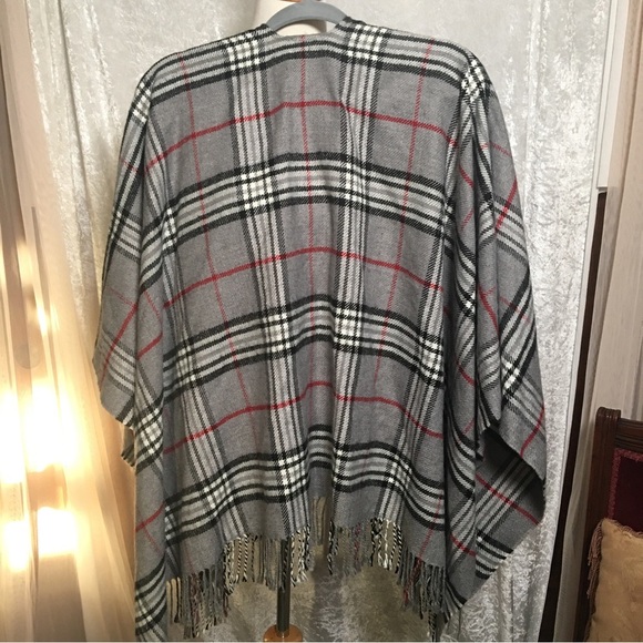 Fraas Shawl Gray Red Black  Plaid  Checks  tartan luxe OS - Picture 3 of 10